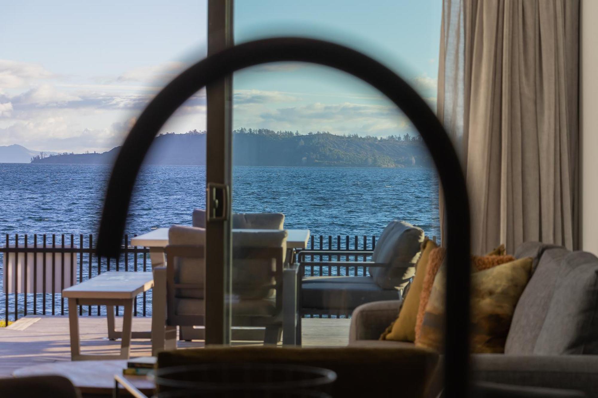 Absolute Lakefront House Таупо Екстериор снимка