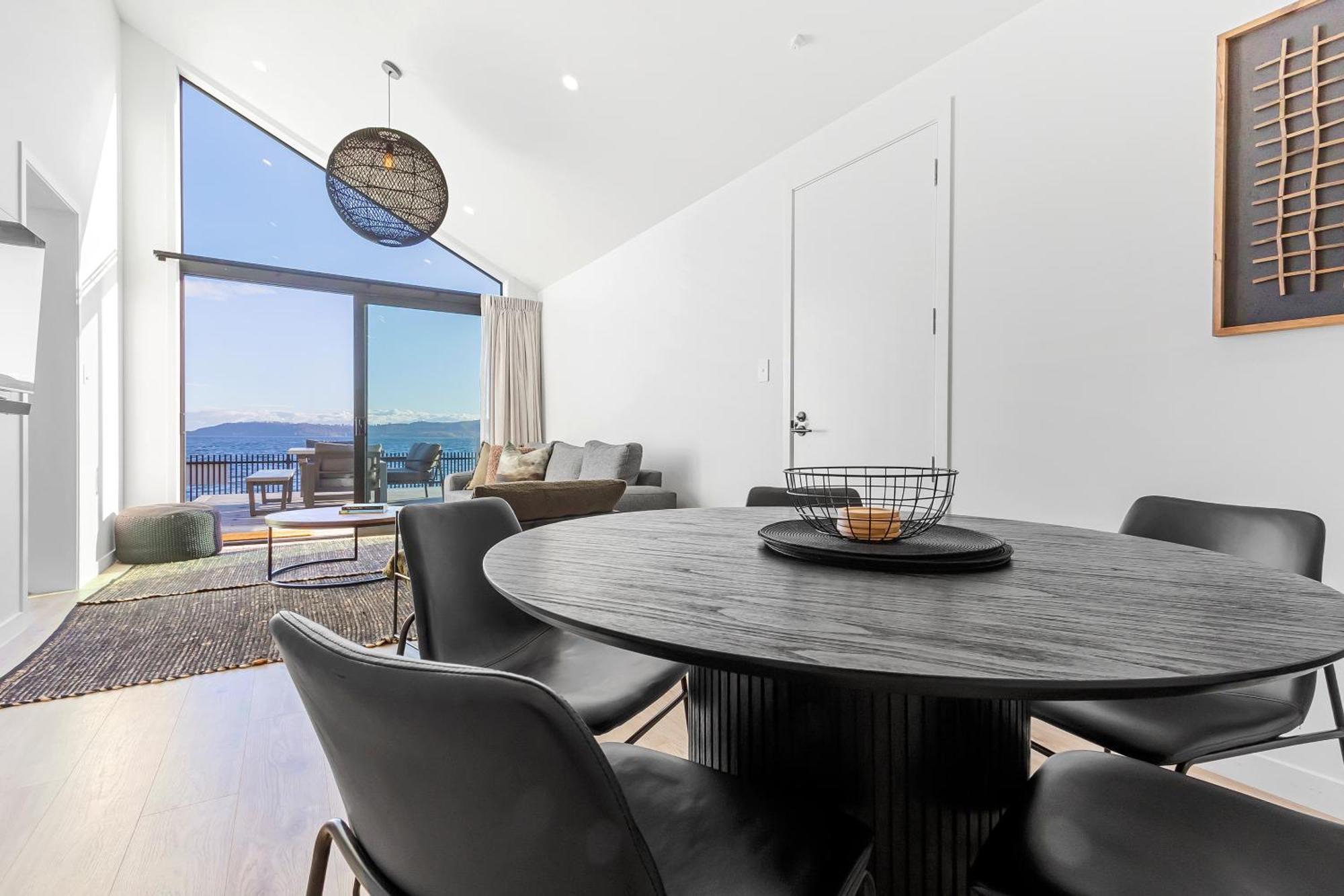 Absolute Lakefront House Таупо Екстериор снимка